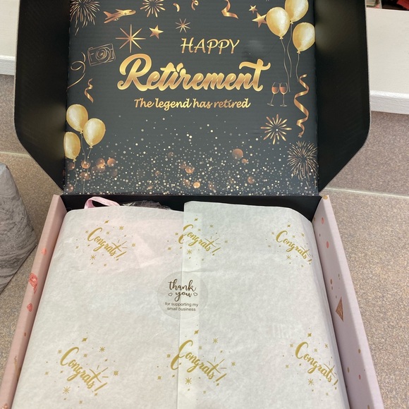 Brand new retirement gift box for her - Picture 6 of 9